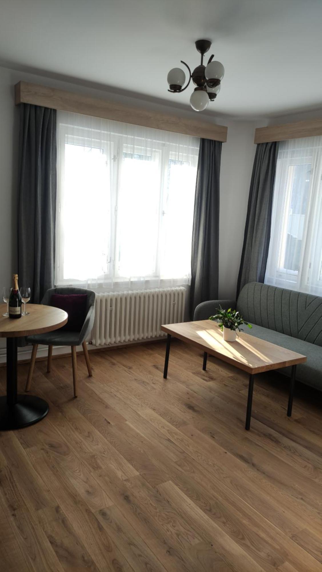 Apartment U Holubu Na Namesti
